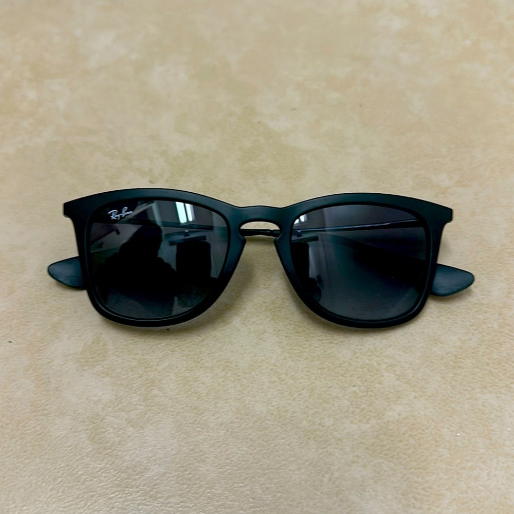Ray ban sun glasses